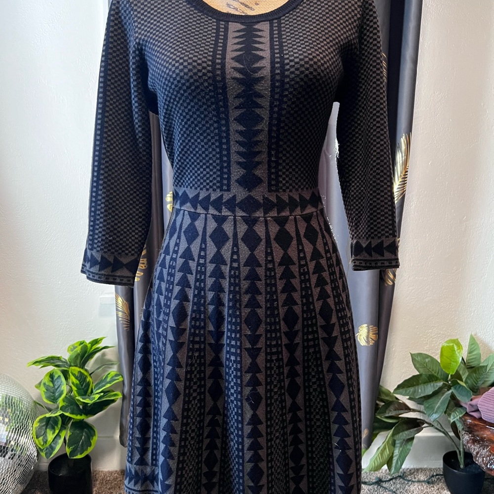 Dresses - Picture 11 of 12